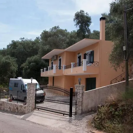 Angelika בית נופש ליאפאדס